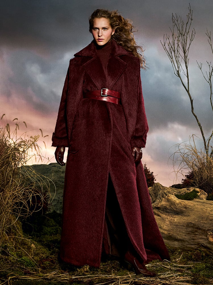 Max Mara Fall/Winter 2025: A Ghostly Love in Motion