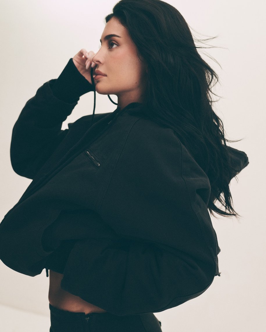 Kylie Jenner ist das Gesicht der Khy Canvas Collection-Kampagne