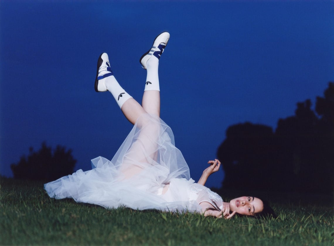 Adidas x CLOT & Caroline Hu: Eine poetische Verschmelzung von Ballett und Kampfkunst