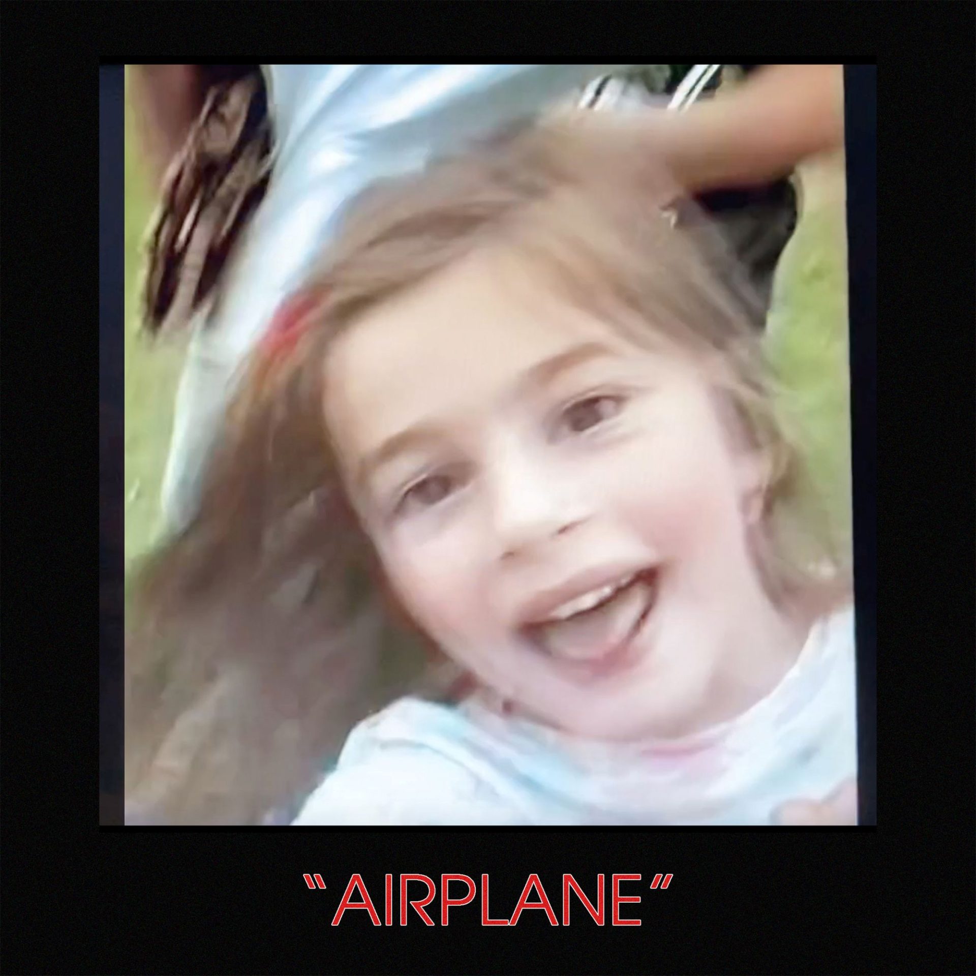 Diana Silvers partilha novo single com vídeo autodirigido "Airplane"