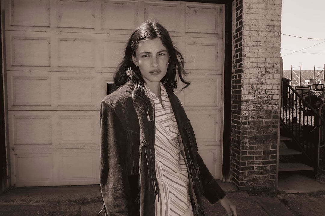 Diana Silvers partilha novo single com vídeo autodirigido "Airplane"