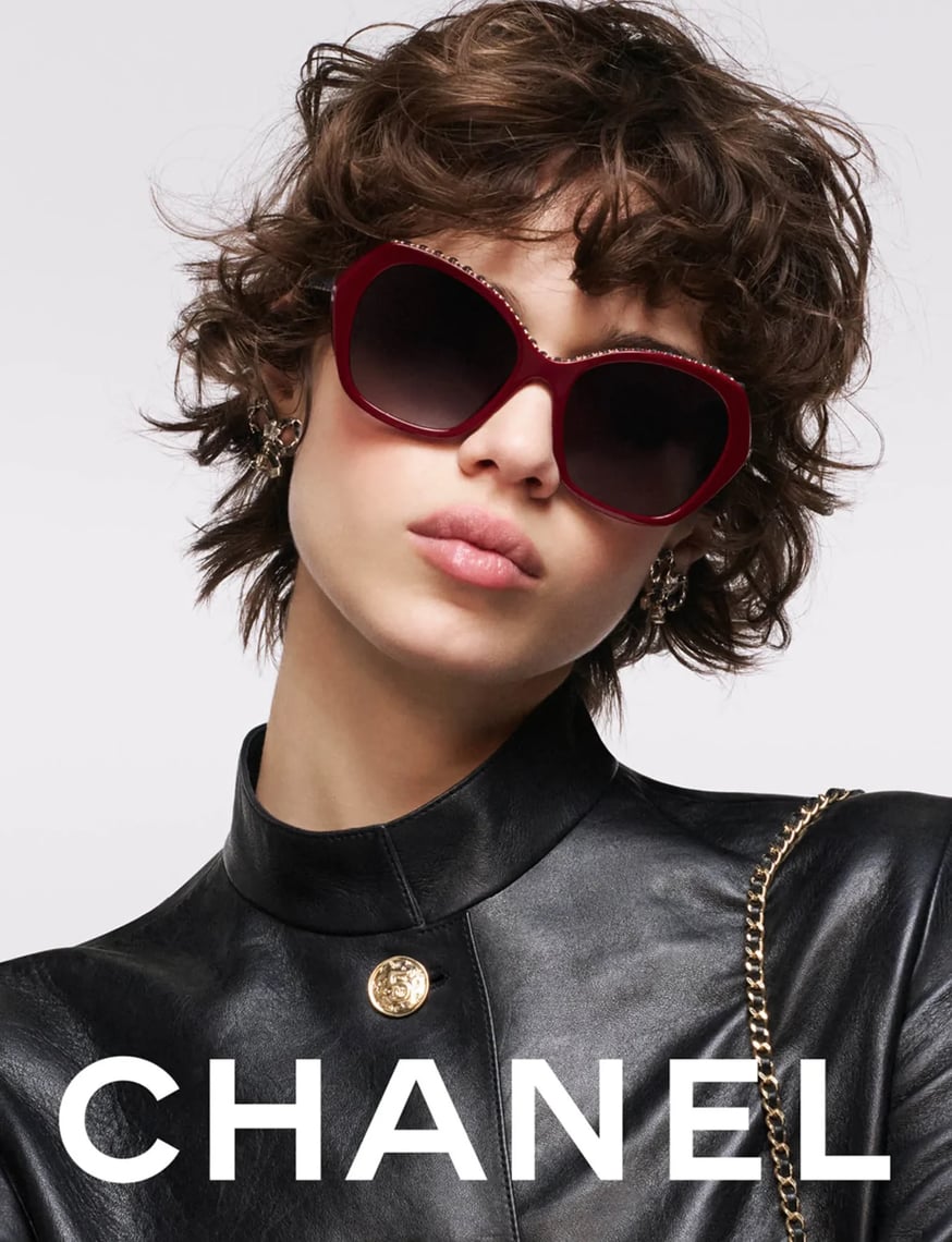La colección de gafas Otoño-Invierno 2025 de CHANEL revisita los códigos de la Maison.