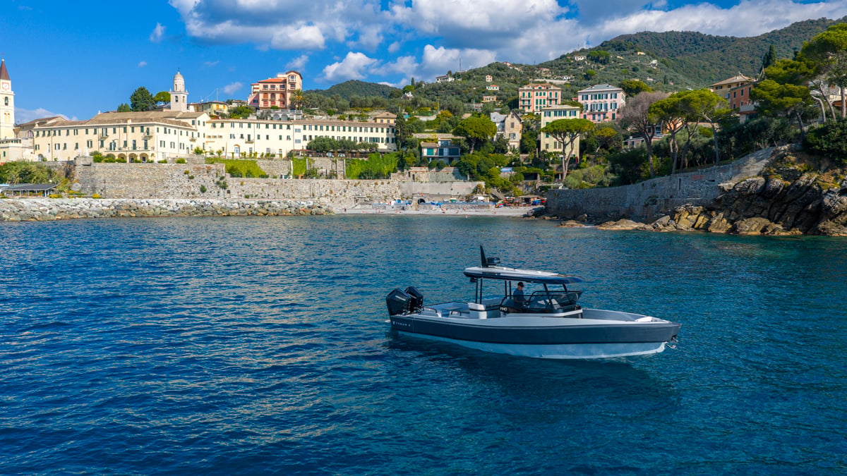 TYKUN X The All-Aluminum, Made in Italy Chase Boat That Hits 55 Knots