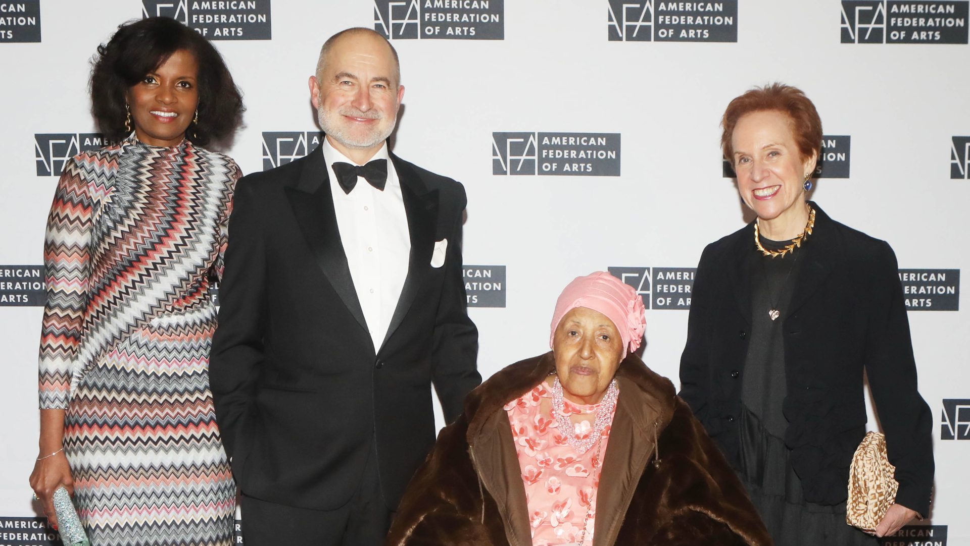 01-Pauline Forlenza, Christina Levett, Howardena Pindell 및 Ann Temkin 4064495