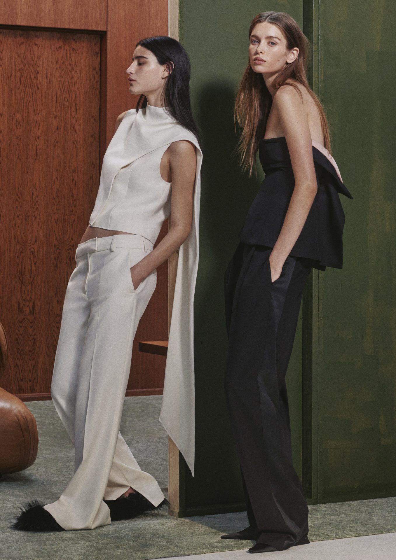 H&M se deleita con ropa de fiesta opulenta y texturas lujosas para la temporada navideña de 2025.