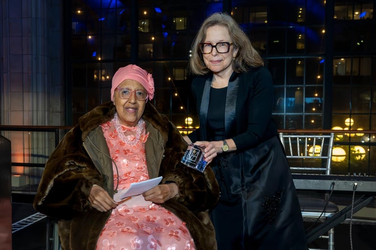 13 Howardena Pindell, Kimerly Rorshach (AFA Board President) 466
