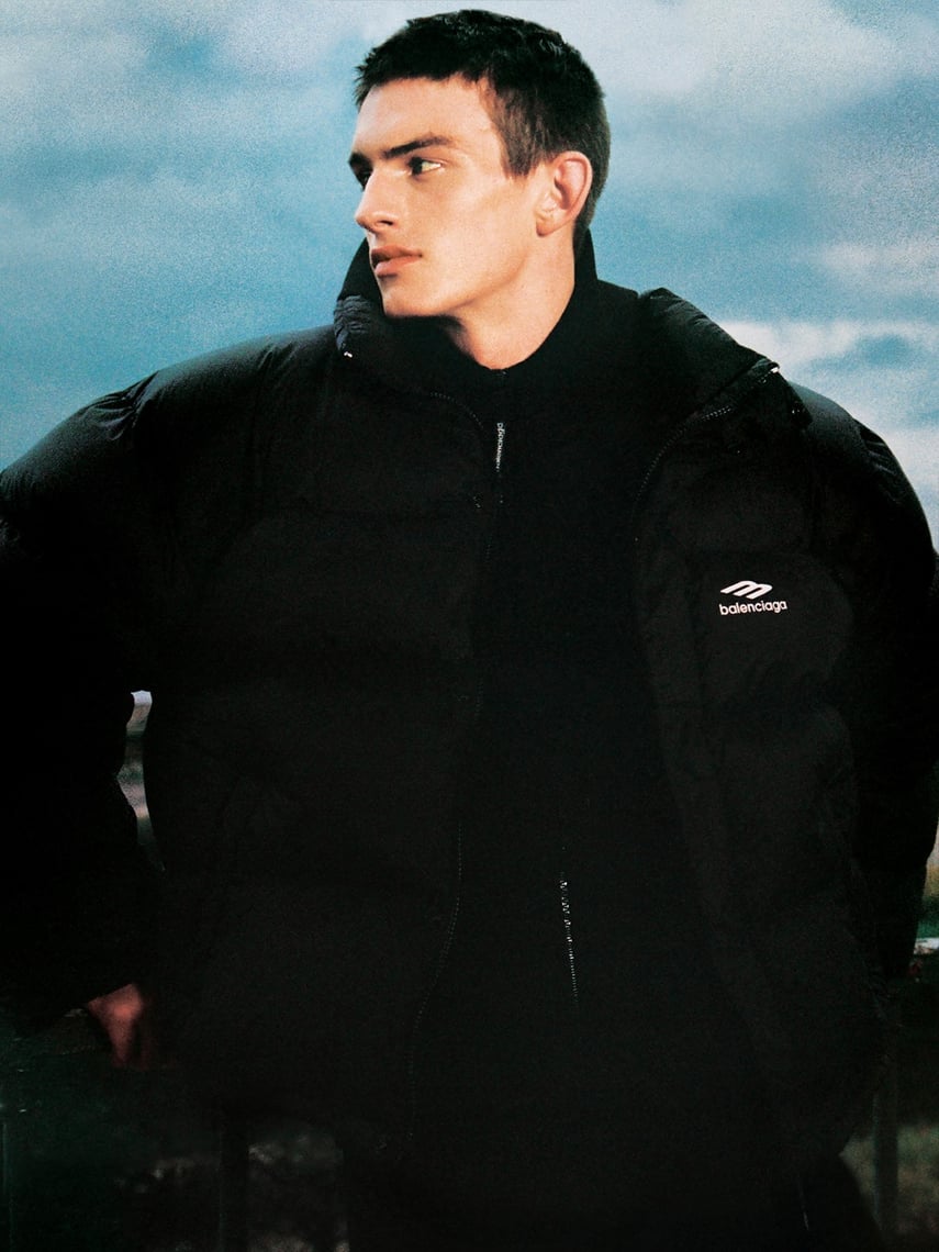Balenciaga 发布 2025 冬季奢华皮草滑雪服和 City Rodeo 手袋