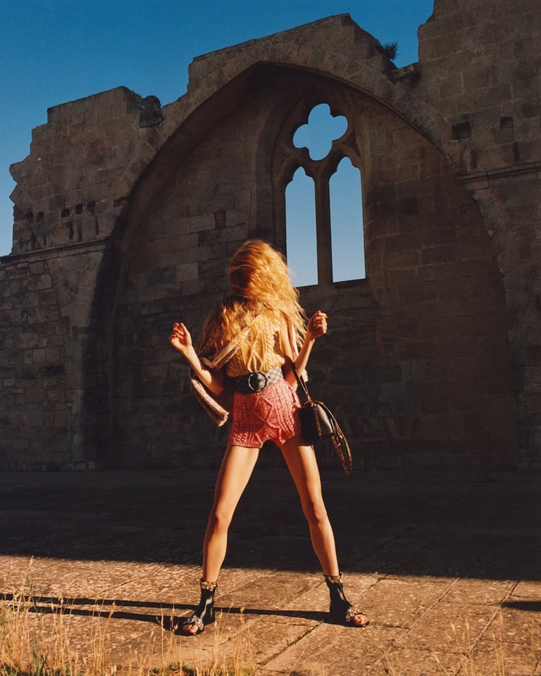 Louis Vuitton Cruise 2026 Kampagne, fotografiert von Jamie Hawkesworth