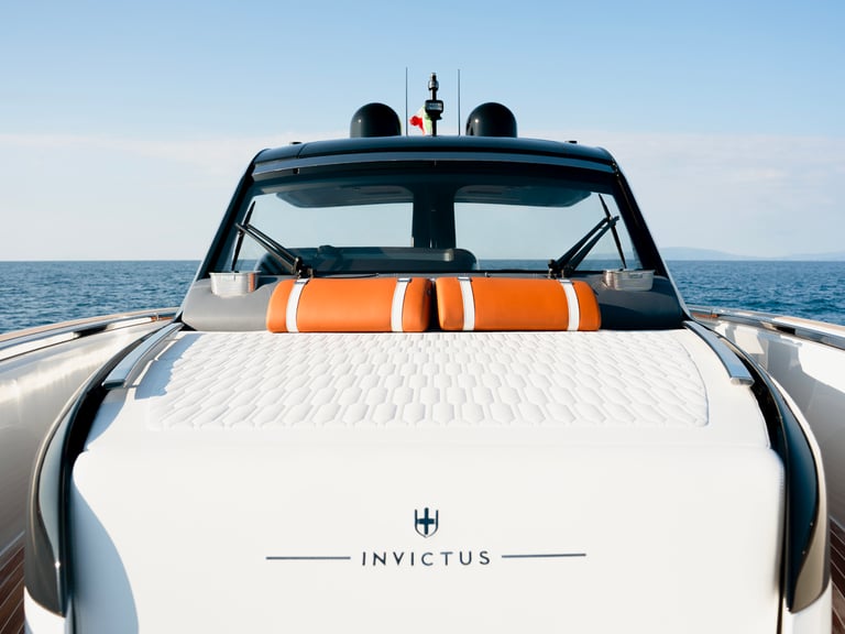 InvictusYacht_TT460 Deck and Details