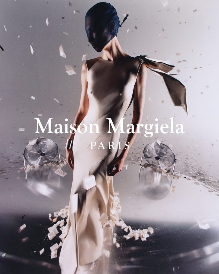 Maison Margiela Holiday 2025 Kampagne unter der Regie von Glenn Martens
