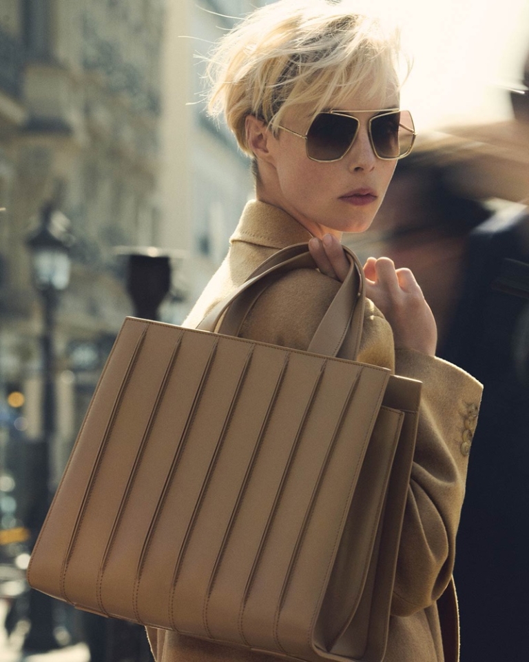 A campanha Max Mara Icons 2025 é a definição de elegância em movimento.