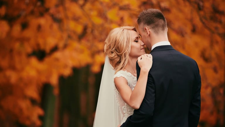 The Art of Seasonal Dressing Fall Weddings in Full Bloom