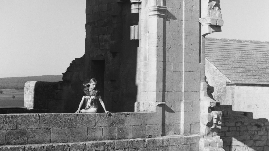 Louis Vuitton Cruise 2026 Kampagne, fotografiert von Jamie Hawkesworth