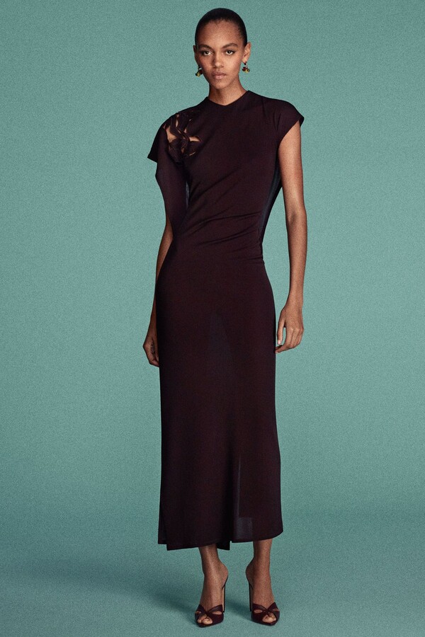 Victoria Beckham Pre-Fall 2026: Precision Meets Effortless Elegance