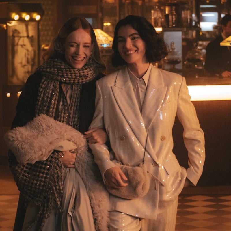 브루넬로 쿠치넬리(Brunello Cucinelli)의 2025년 홀리데이 "Cinema Meraviglia" 캠페인은 영화에서 영감을 받았습니다