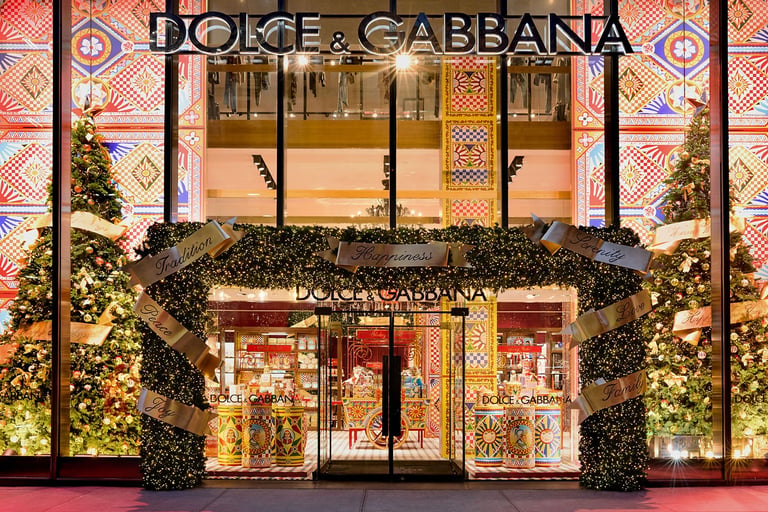 Il Dolce & Gabbana Holiday Market di New York porta il lusso natalizio italiano sulla Fifth Avenue