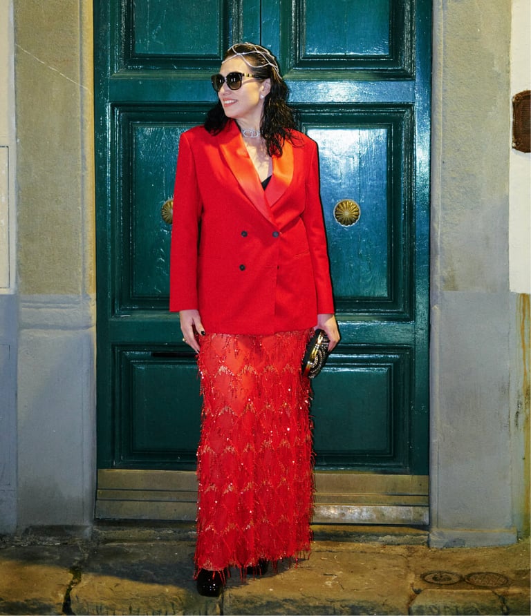 Intense red tuxedo blazer essential with 4 metallic buttons, Sumissura (1)