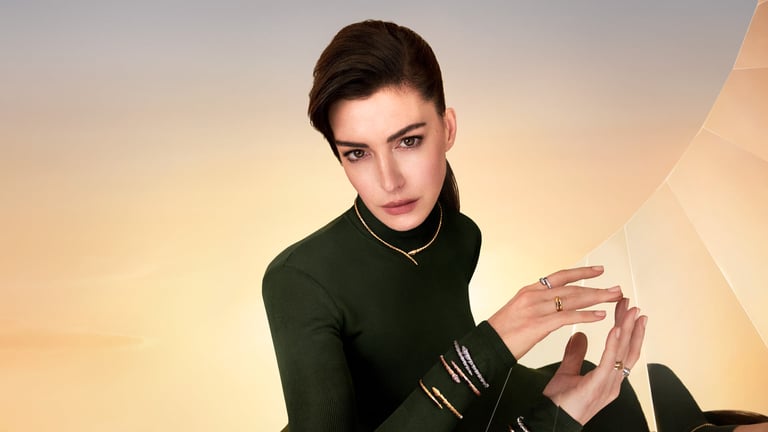 Campagna di gioielli Bulgari Serpenti con Anne Hathaway e Priyanka Chopra Jonas