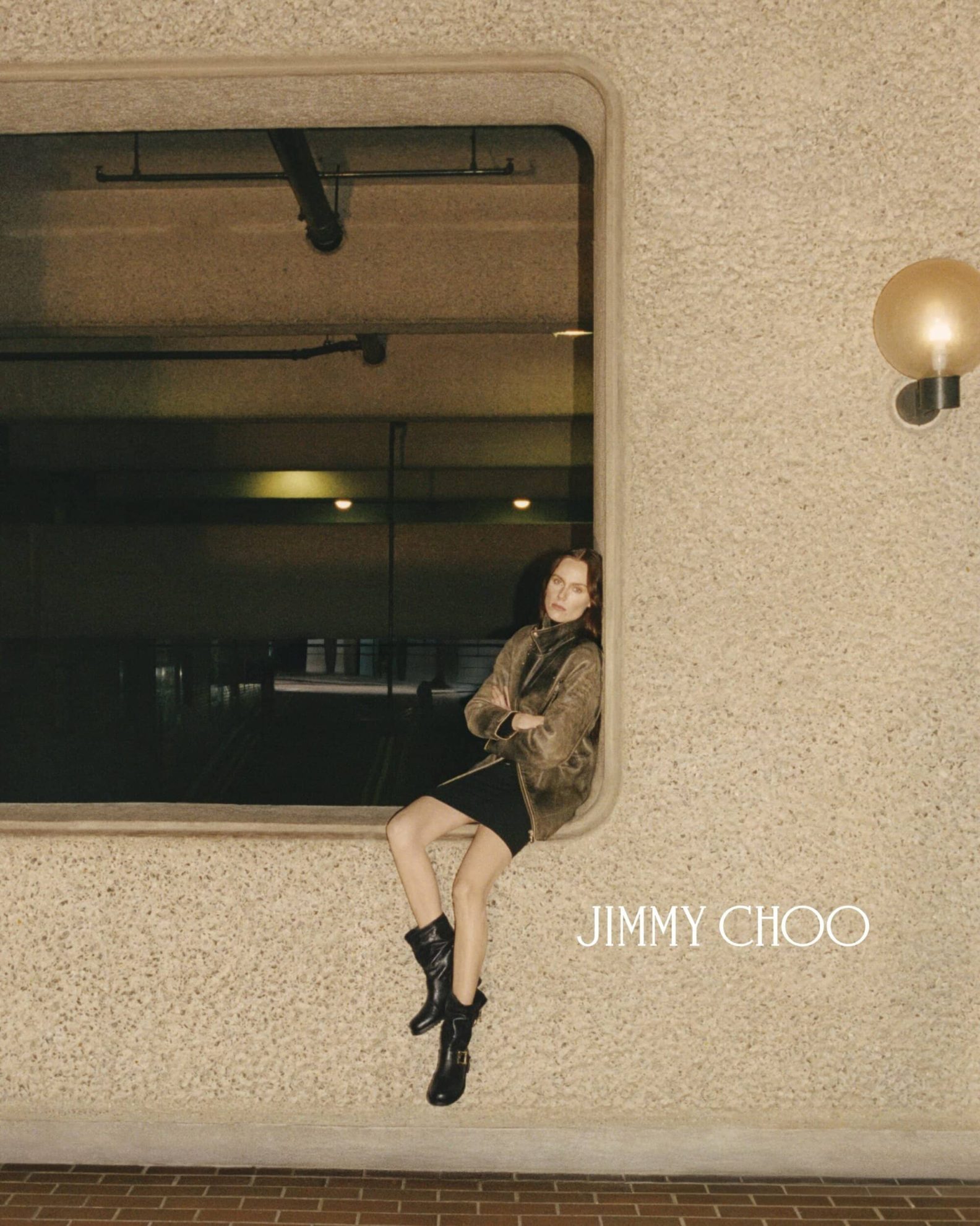 Jimmy Choo 推出 2026 春季“Les Fleurs”系列广告大片