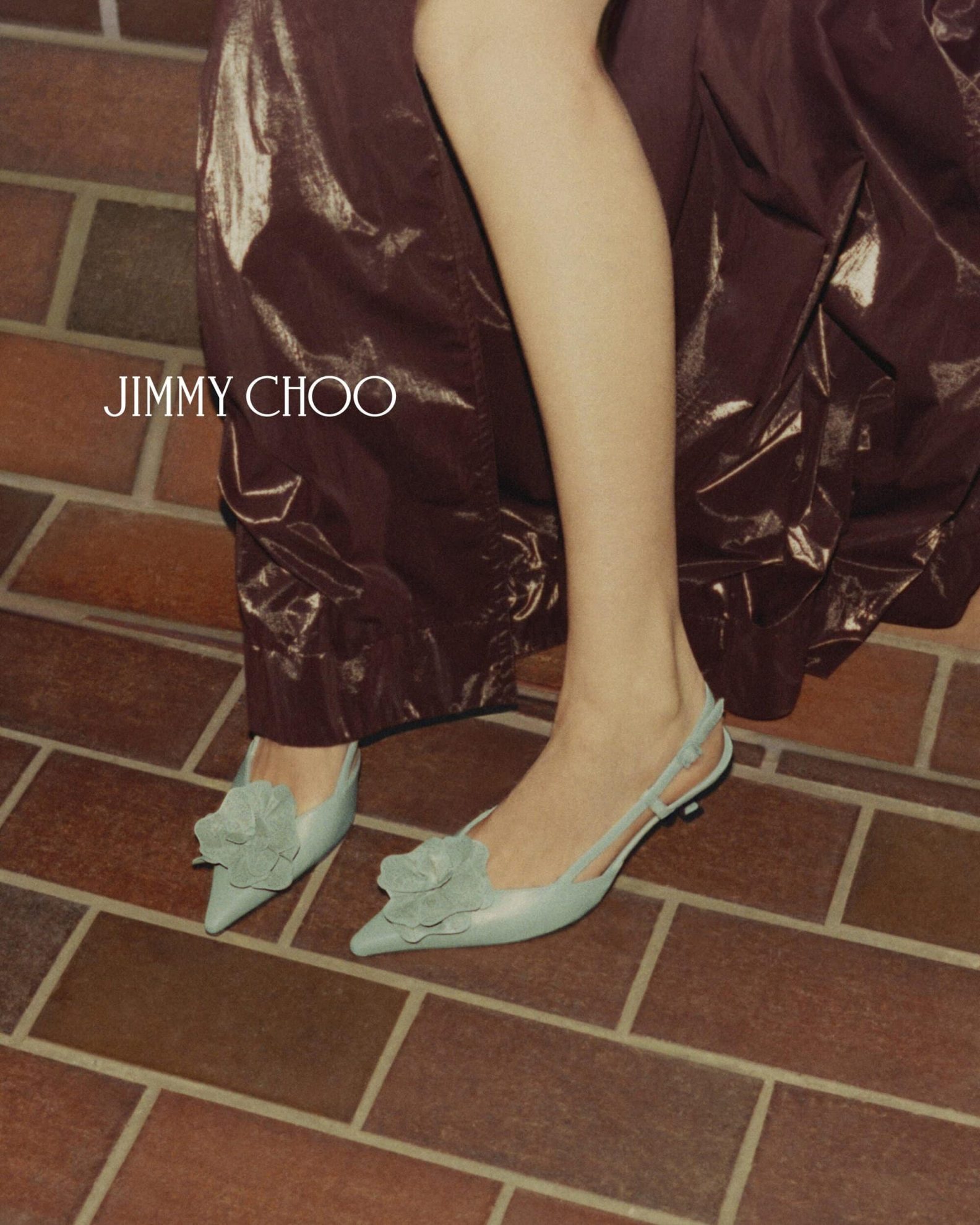 Jimmy Choo 推出 2026 春季“Les Fleurs”系列广告大片