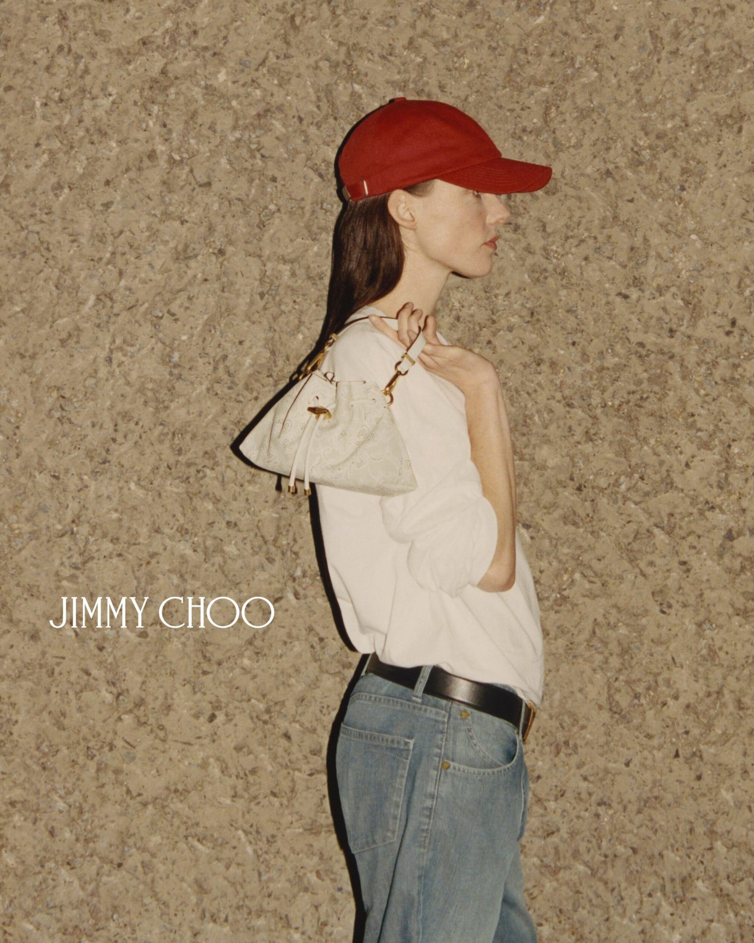 Jimmy Choo 推出 2026 春季“Les Fleurs”系列广告大片