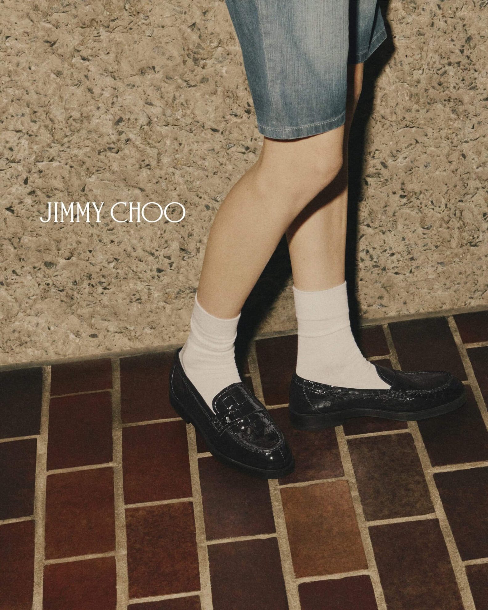 Jimmy Choo 推出 2026 春季“Les Fleurs”系列广告大片