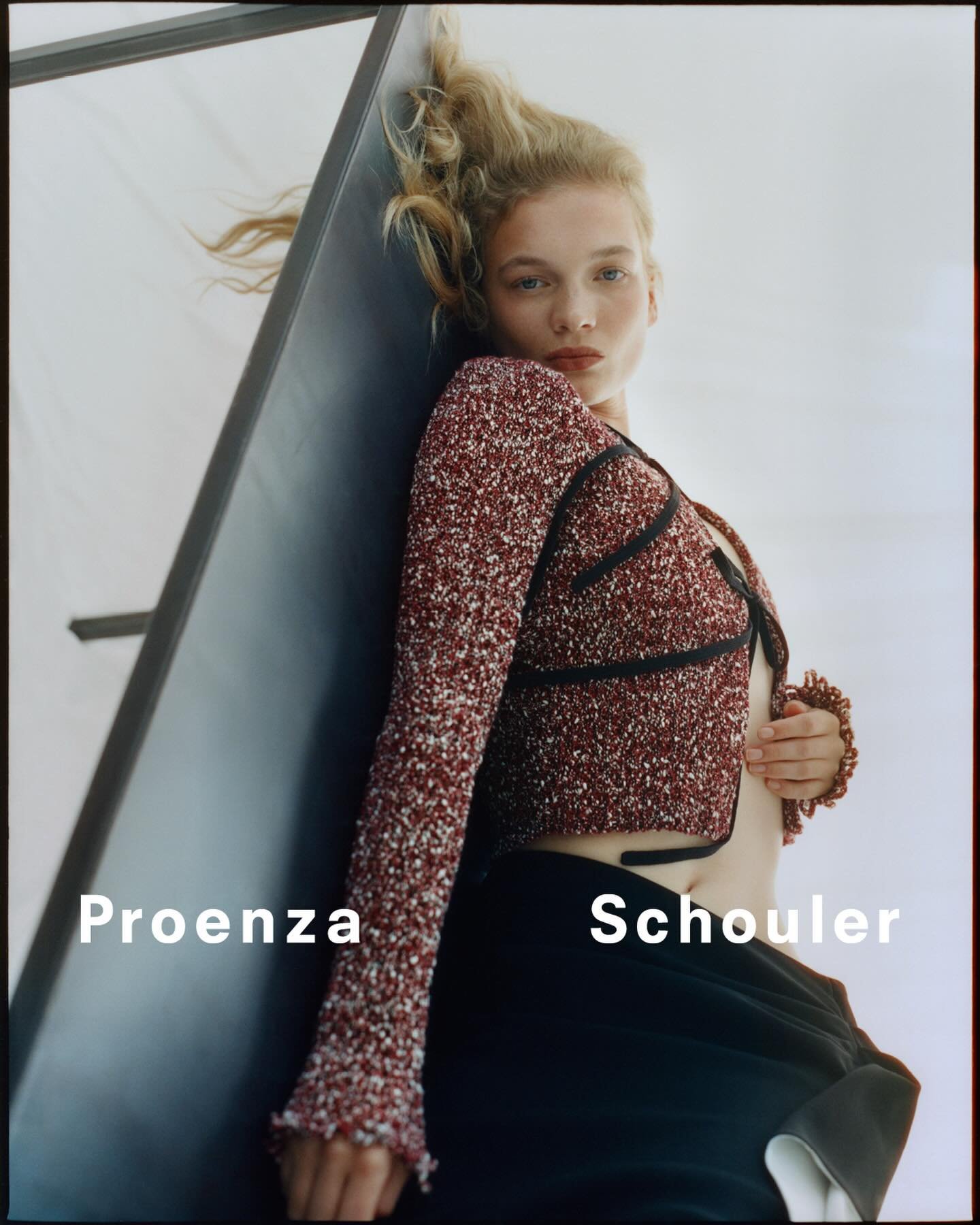 Proenza Schouler Primavera 2026 com a Diretora Criativa Rachel Scott