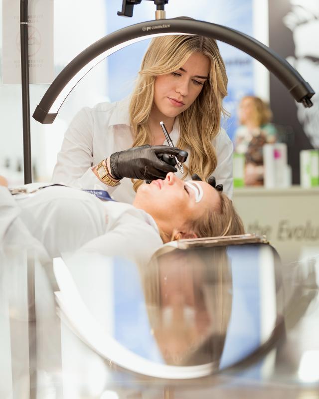 Cosmo Hair & Nail & Beauty Salon 2026
