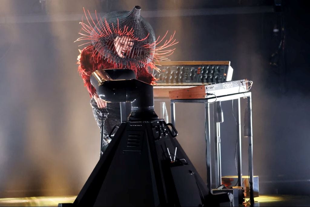 Lady Gaga verzaubert mit theatralischer "Abrakadabra"-Performance