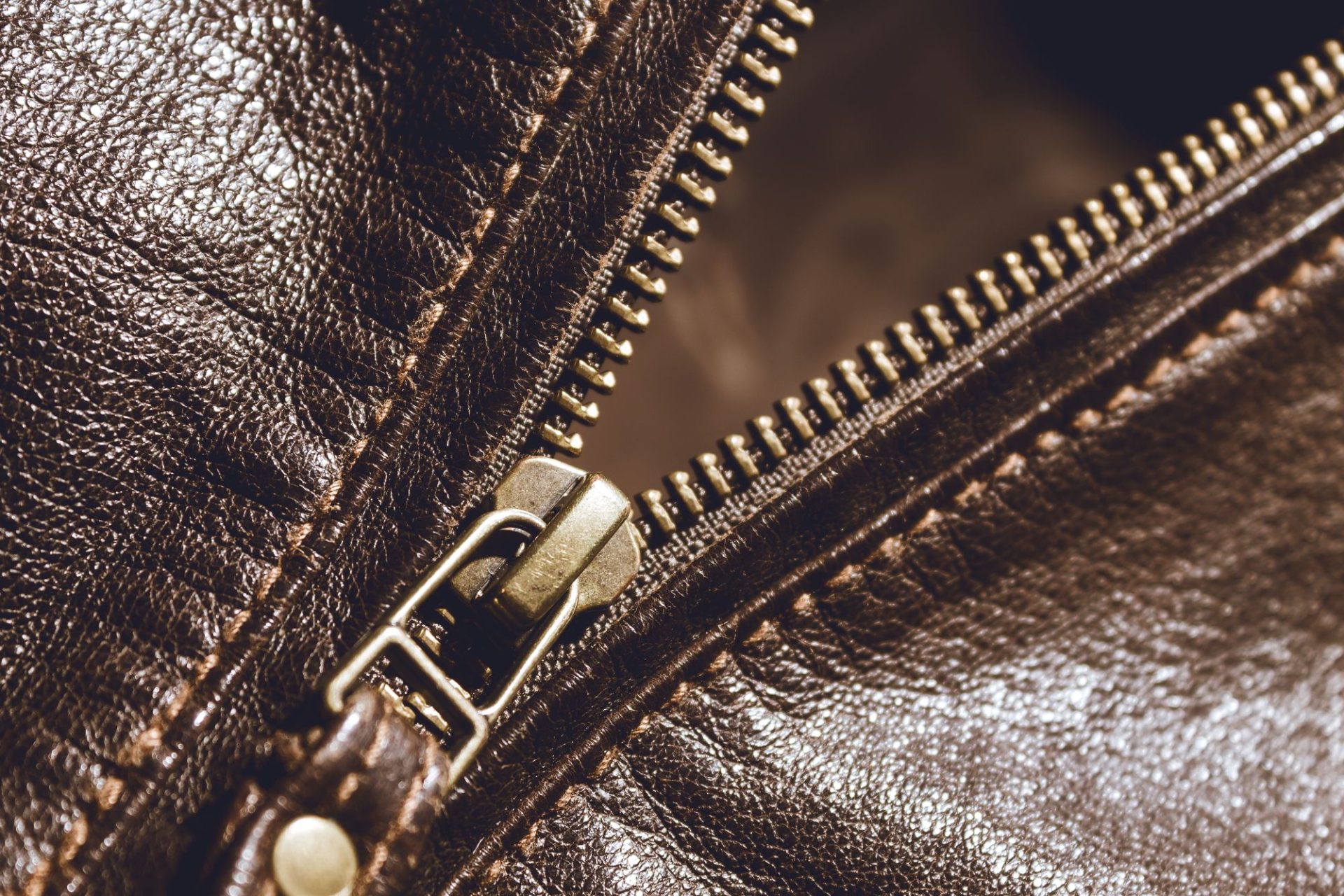 The Growing Appeal of Made-to-Order Leather Jackets and How Custom Jackets Manufacturers Are Shaping the Trend