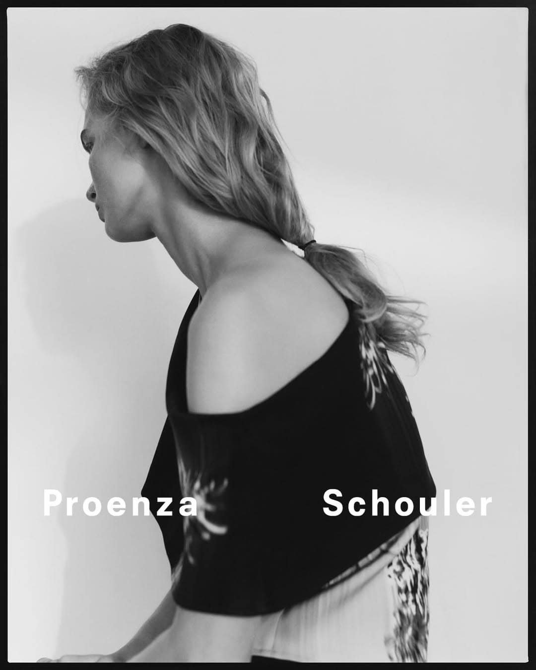 Proenza Schouler Primavera 2026 com a Diretora Criativa Rachel Scott