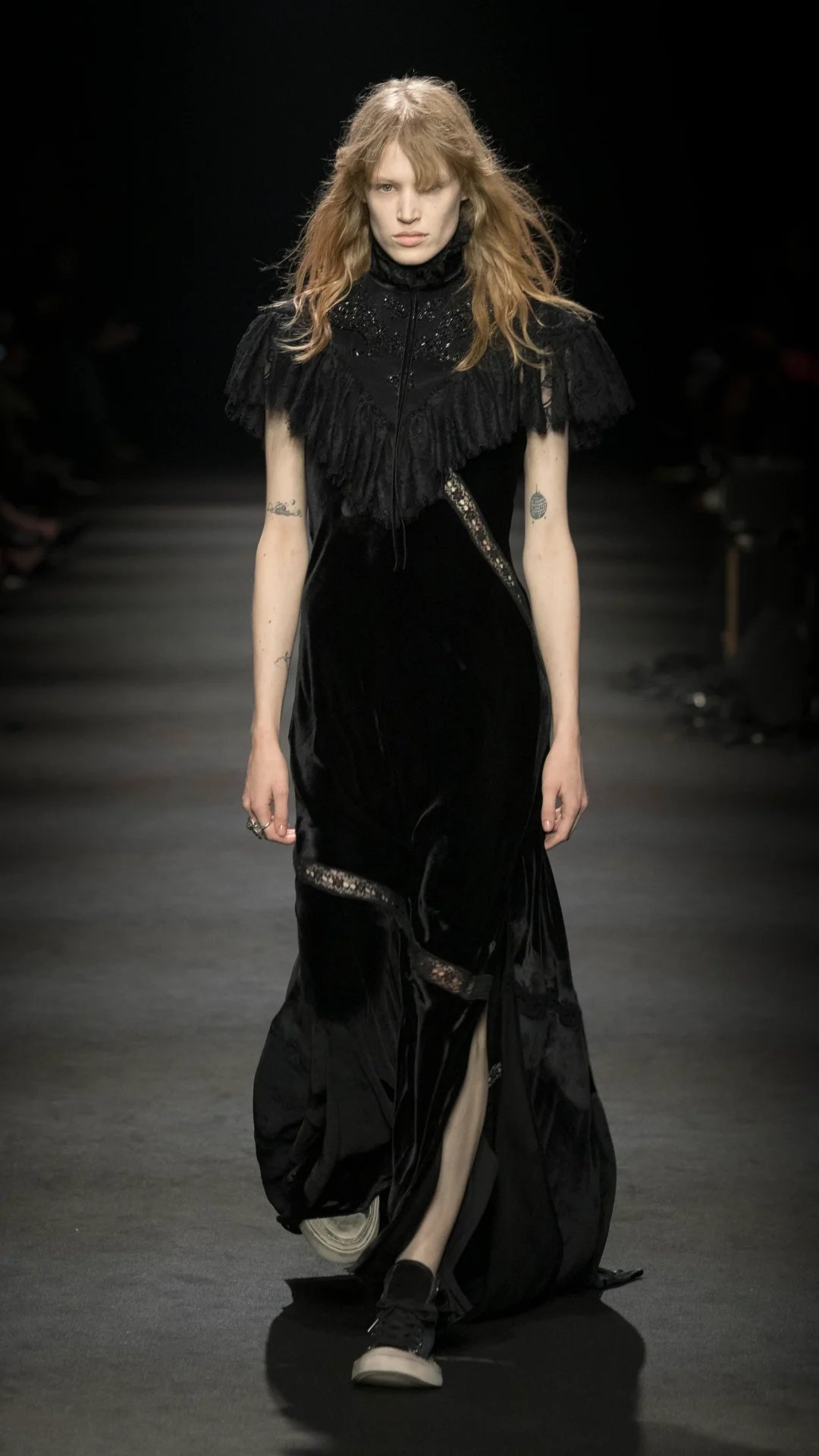 Ann Demeulemeester FW26: Dear Night Thoughts - Paris Fashion Week