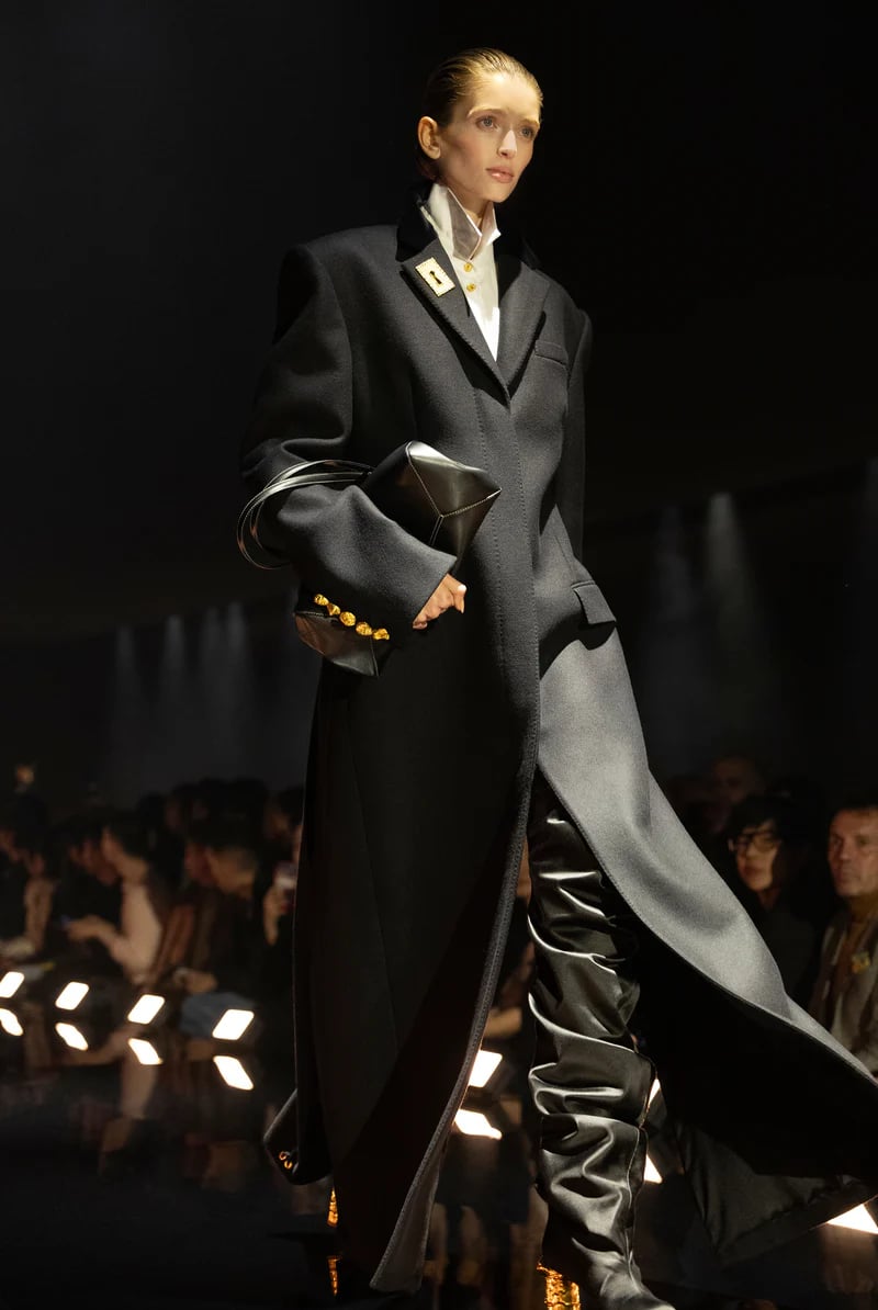 Schiaparelli Fall/Winter 2026-27 Ready-To-Wear: The Sphynx
