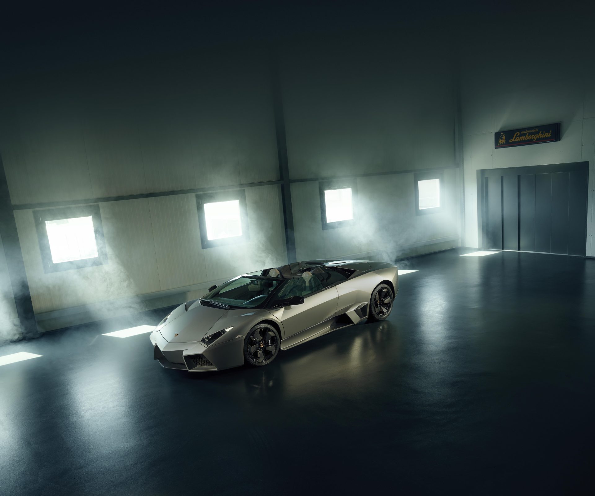 Lamborghini Few Off Roadster: Emotional, Limited & Open V12 Roadster