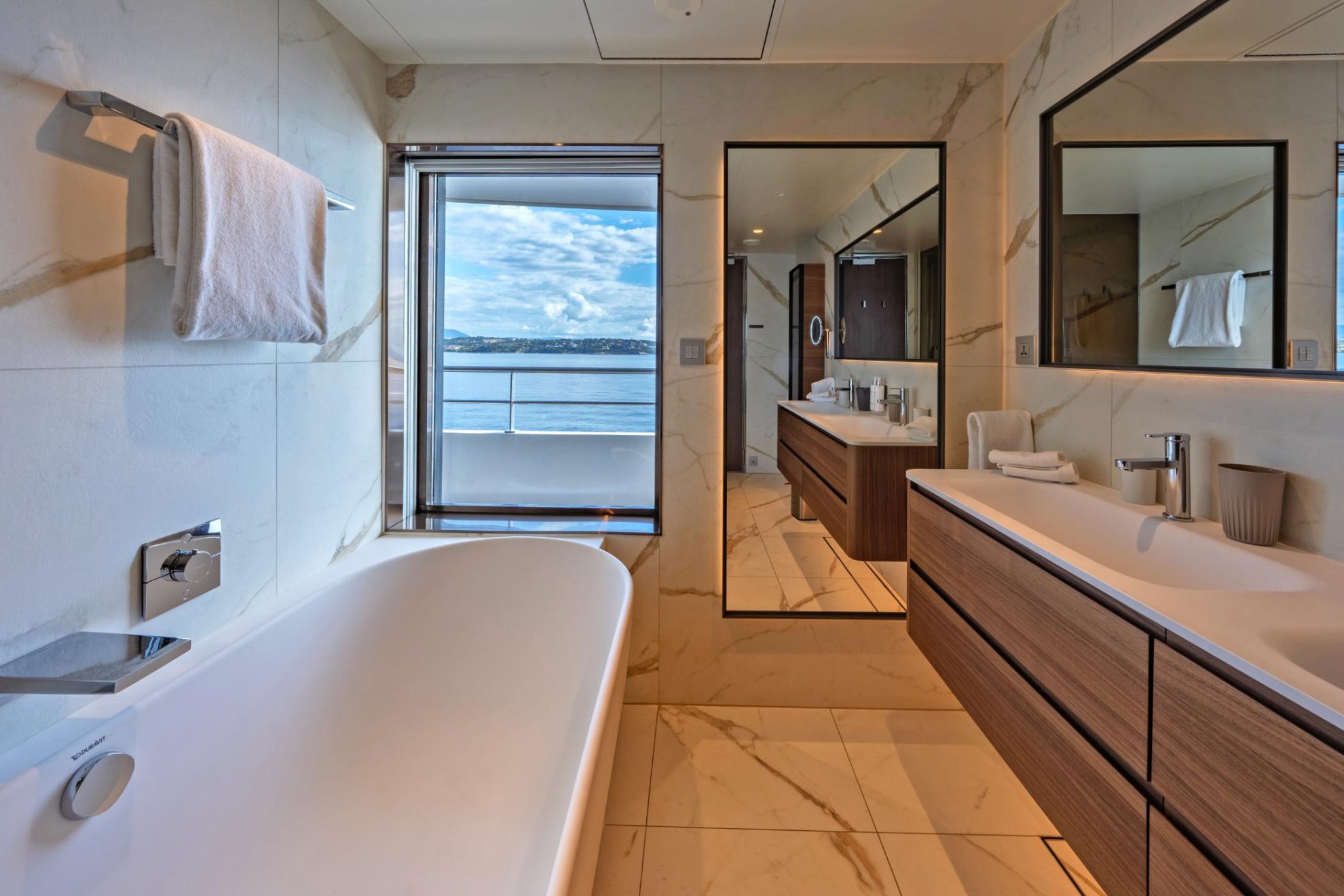 Emerald Kaia Owner's Suite Bathroom Apr 2026-001