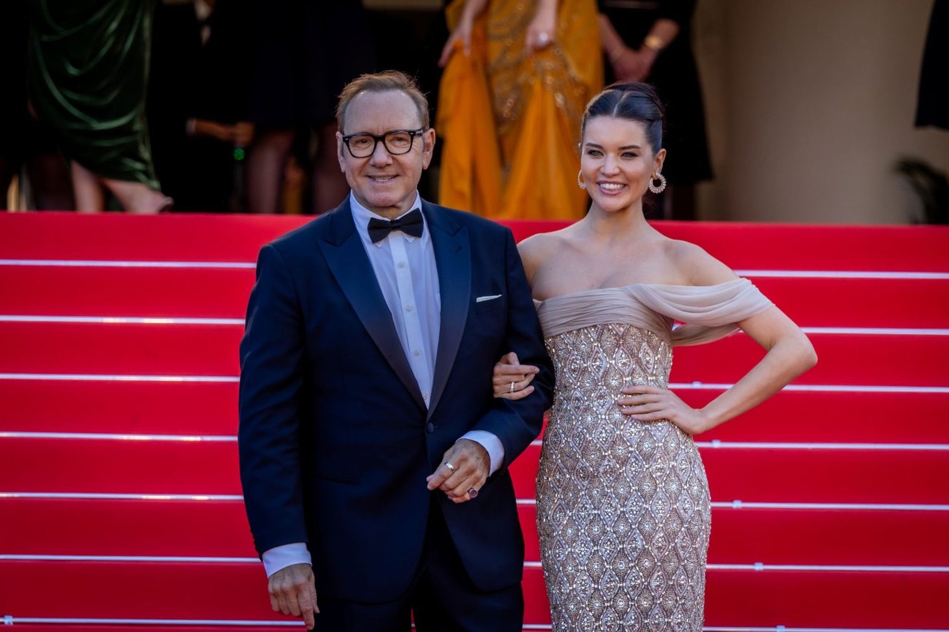 Georges Hobeika Couture on the La Bataille de Gaulle Red Carpet (2)