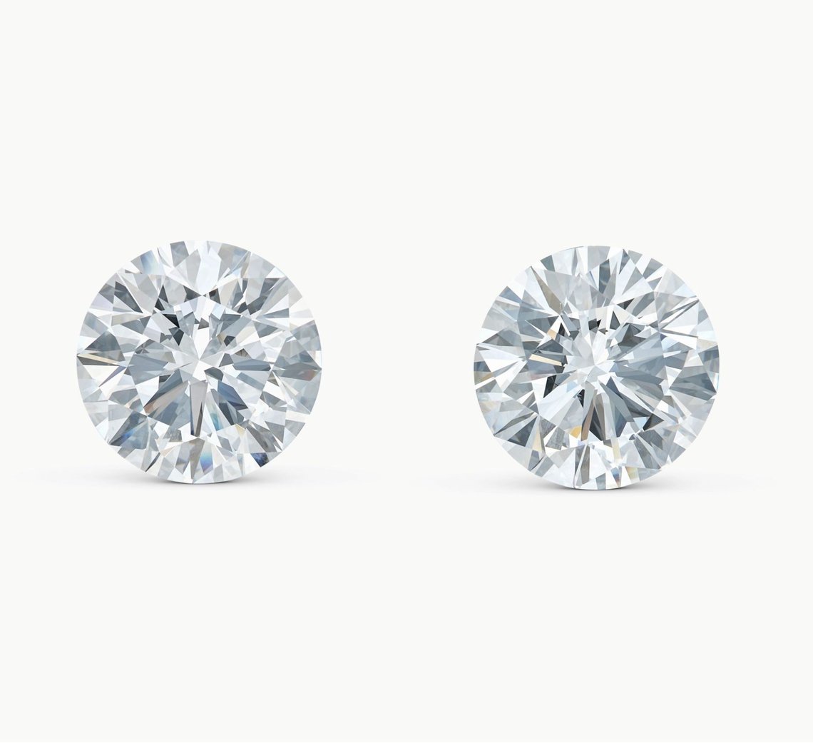Lot 617. Important and Perfectly Matched Pair of Unmounted Diamonds, est. 2.2 - 2.8m CHF
