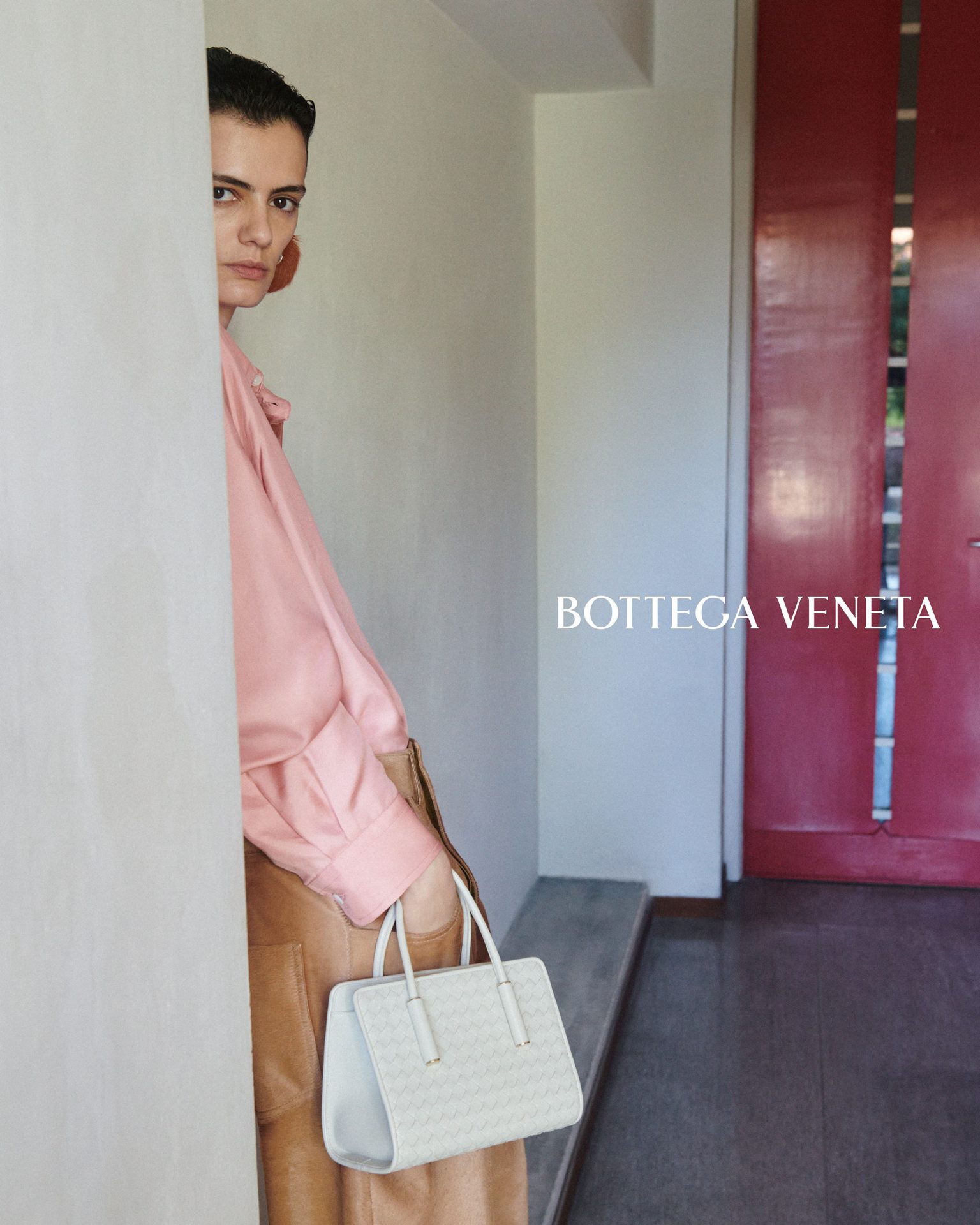 " IL MIO " de Bottega Veneta interroge la signification d'un sac après l'avoir utilisé au quotidien.