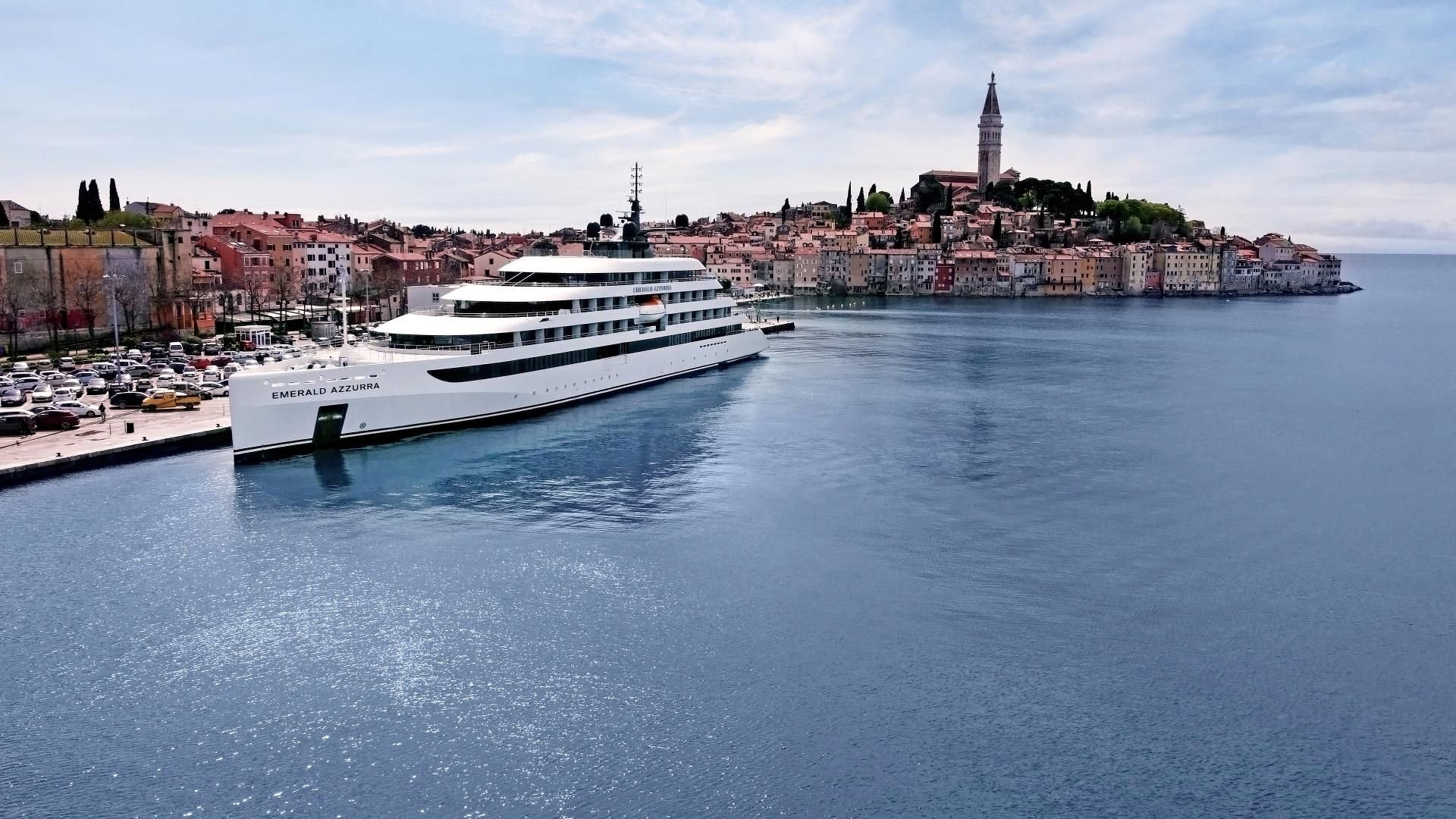 Extraordinary Travel Destinations (15)