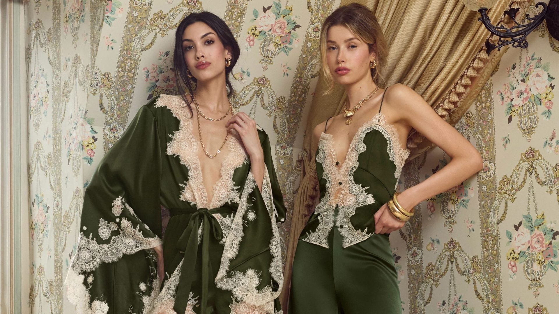 Alice + Olivia