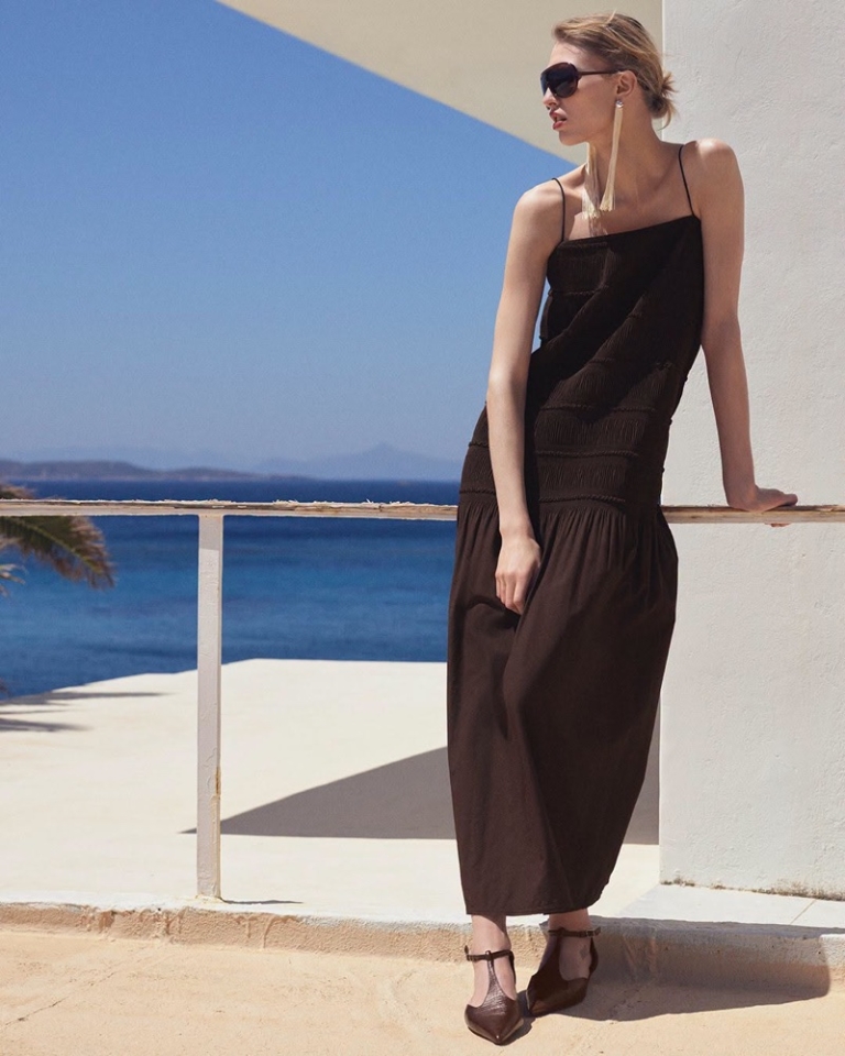 COS's Summer 2026 Vacation Dressing Is Effortlessly Chic