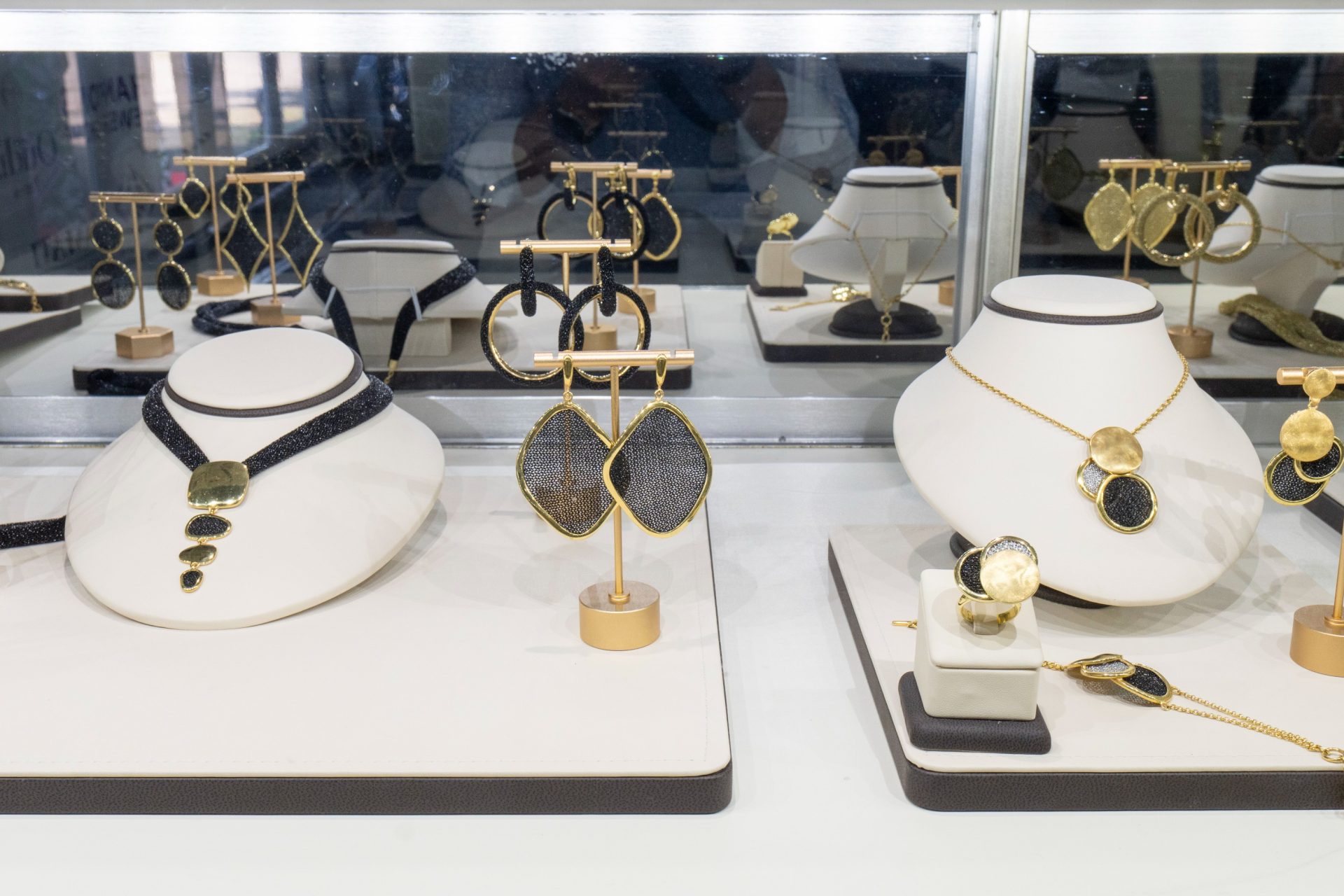 Italian Elegance Meets the Hamptons as Alberto Luzzi Celebrates Successful Jewelry Show Debut
