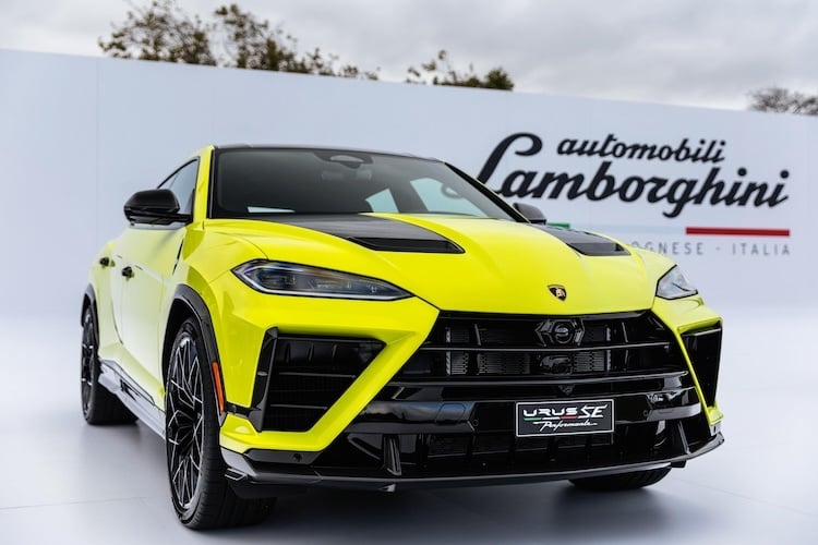 Lamborghini Revuelto SV Makes Its Super Veloce Debut at The Quail