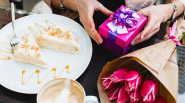 Best Boss's Day Flowers and Gift Ideas to Celebrate an Amazing Boss in 2026