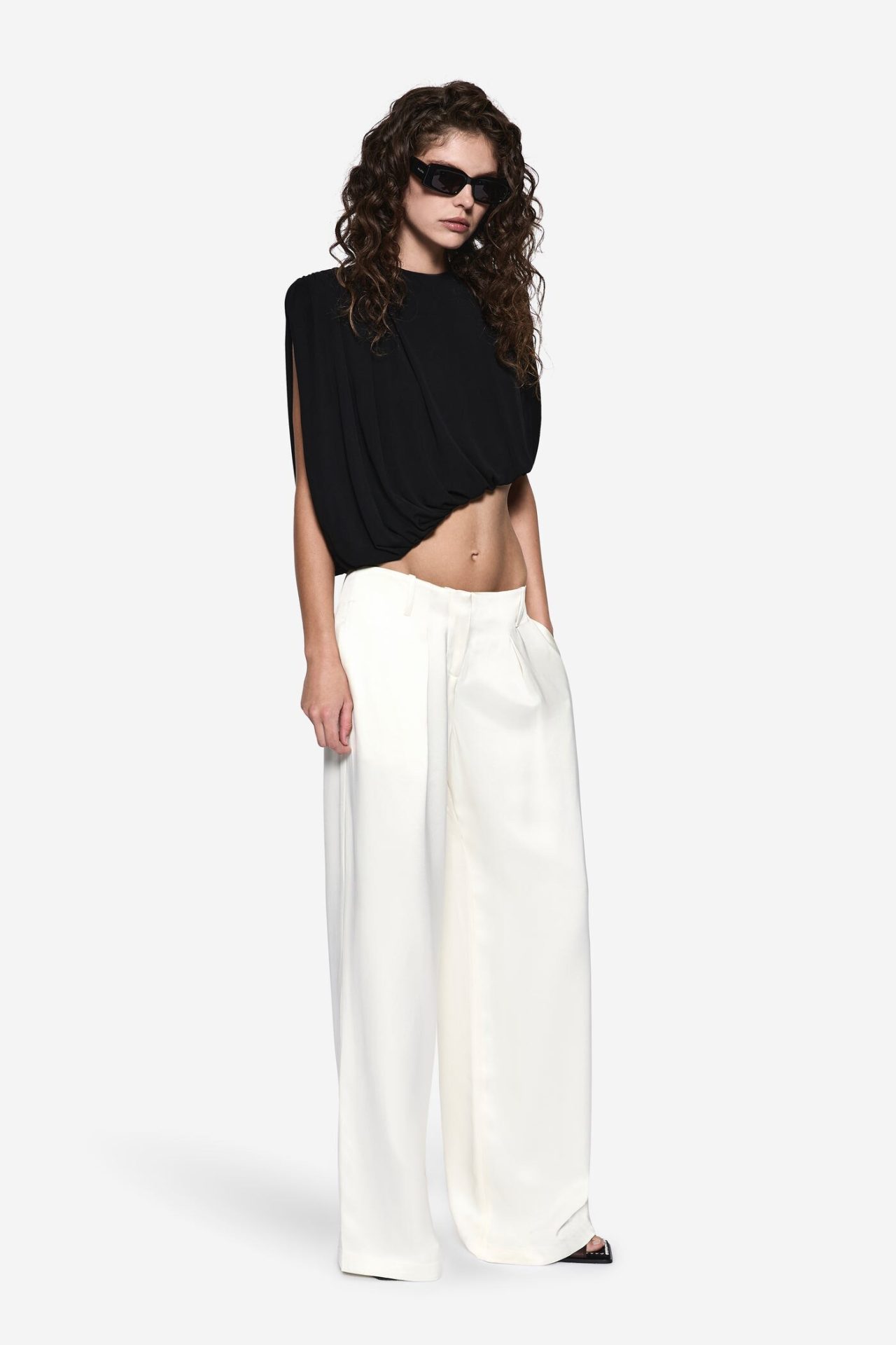 How to Style Women's Pants for Any Occasion
