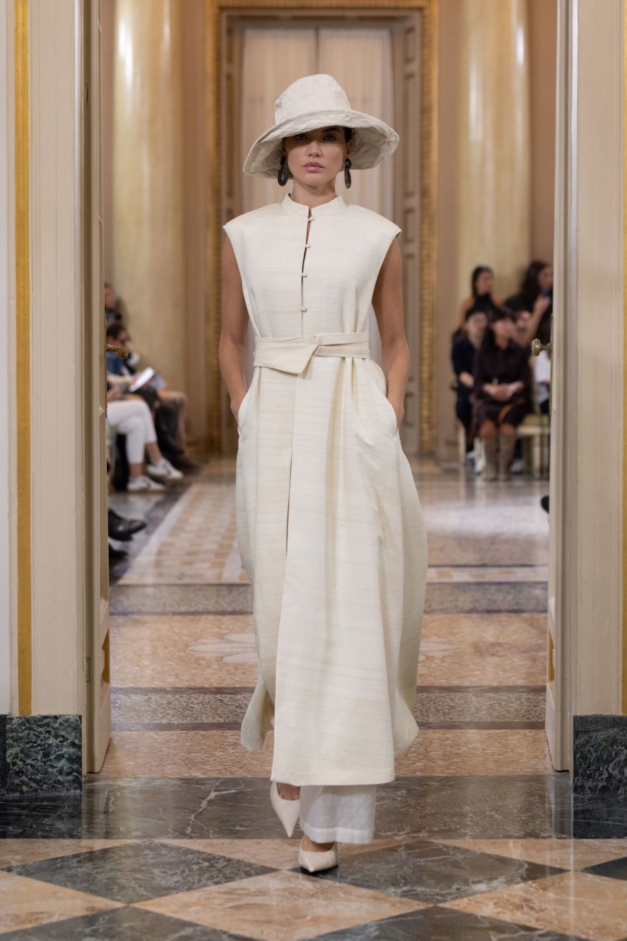 Vialina Lemann walking for Keqiao fashion show