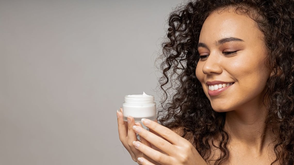How Serums and Moisturizers Work Differently and Why You Need Both Daily